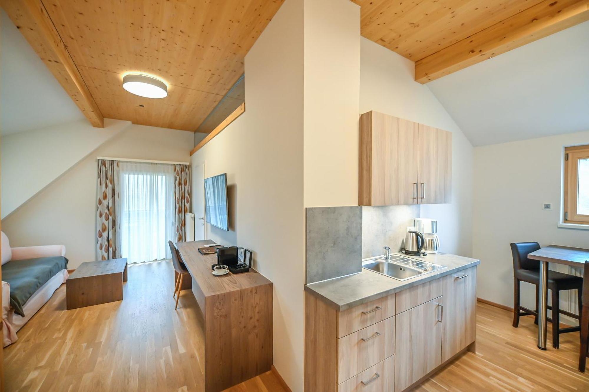 Apartmenthaus Pastner Am Teich Übelbach Dış mekan fotoğraf